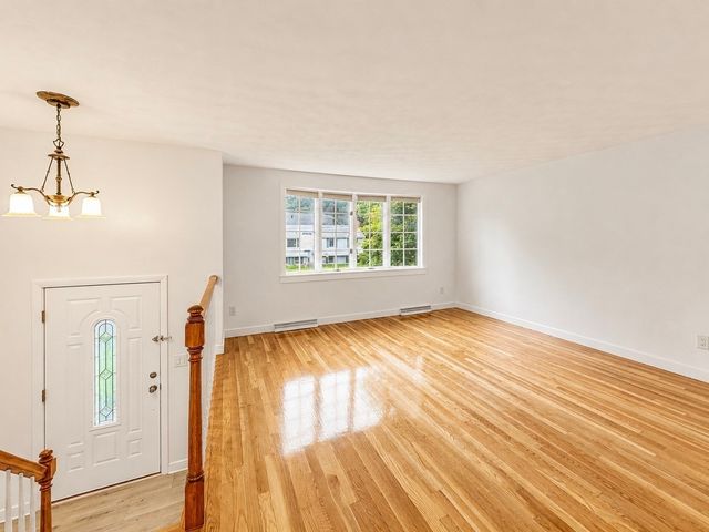 18 Linda St., Foxboro, MA 02035