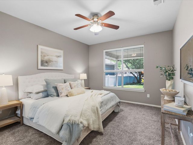 1020 Grey Fox Drive, Savannah, TX 76227