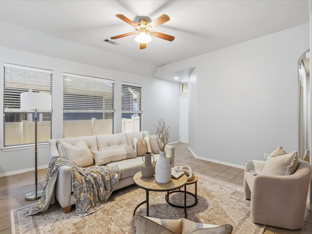 1020 Grey Fox Drive, Savannah, TX 76227