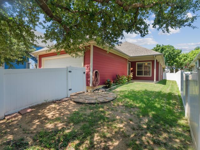 1020 Grey Fox Drive, Savannah, TX 76227