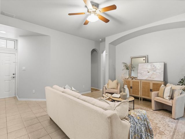 1020 Grey Fox Drive, Savannah, TX 76227
