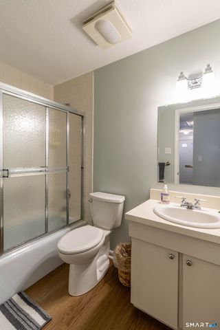 159 Hollister Way North 159, Glastonbury, CT 06033