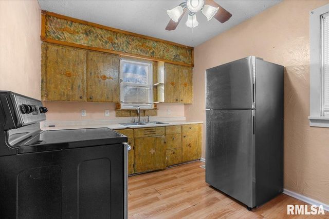 1601 S GLENWOOD Avenue, Springfield, IL 62704