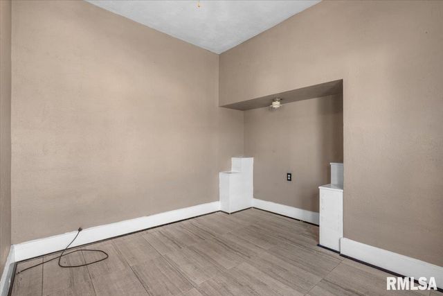 1601 S GLENWOOD Avenue, Springfield, IL 62704