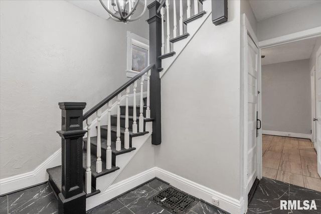 1601 S GLENWOOD Avenue, Springfield, IL 62704