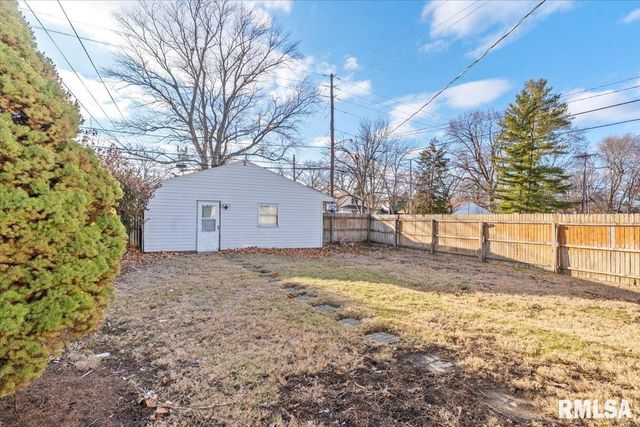 1601 S GLENWOOD Avenue, Springfield, IL 62704