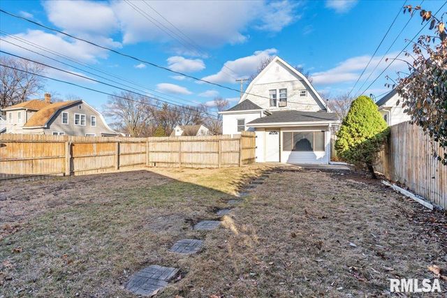 1601 S GLENWOOD Avenue, Springfield, IL 62704