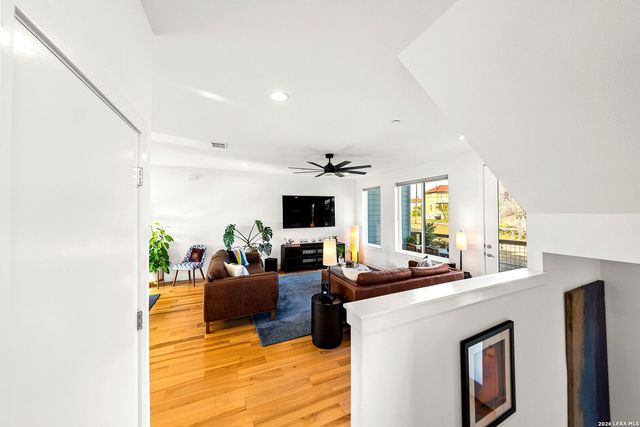 102 Tendick St Unit 806, San Antonio, TX 78209