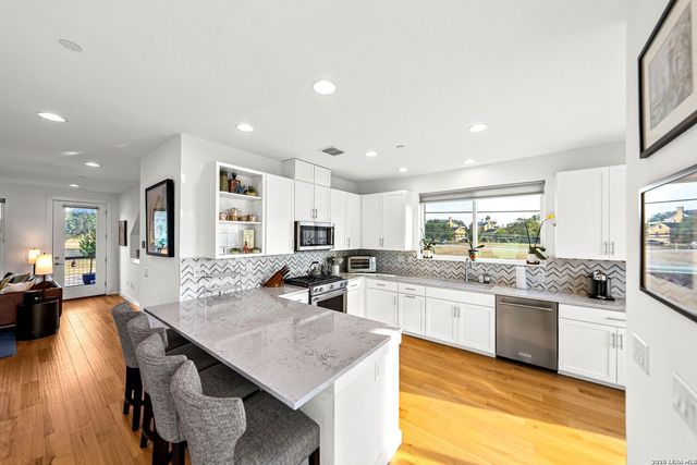 102 Tendick St Unit 806, San Antonio, TX 78209