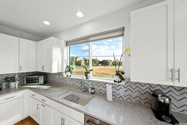 102 Tendick St Unit 806, San Antonio, TX 78209