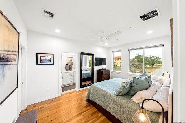 102 Tendick St Unit 806, San Antonio, TX 78209