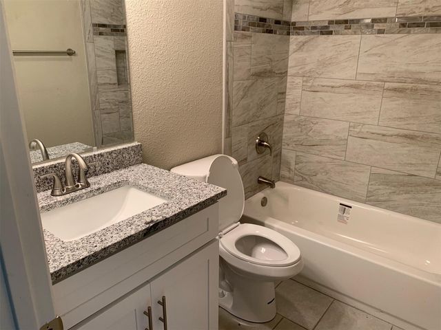 406 E Springdale Lane, Grand Prairie, TX 75052