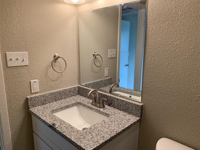 406 E Springdale Lane, Grand Prairie, TX 75052