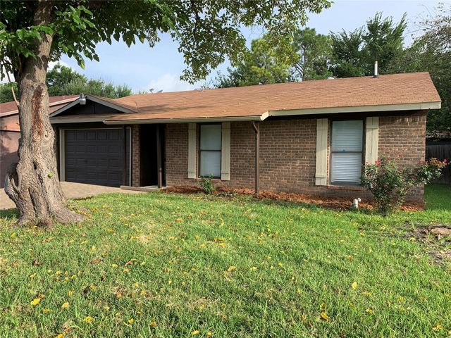 406 E Springdale Lane, Grand Prairie, TX 75052