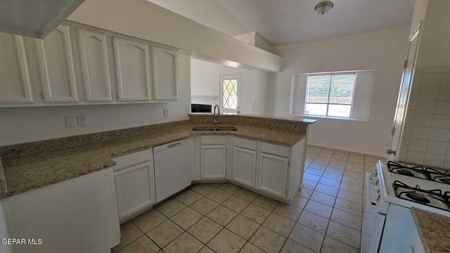 1529 PLAZA VERDE Drive, El Paso, TX 79912