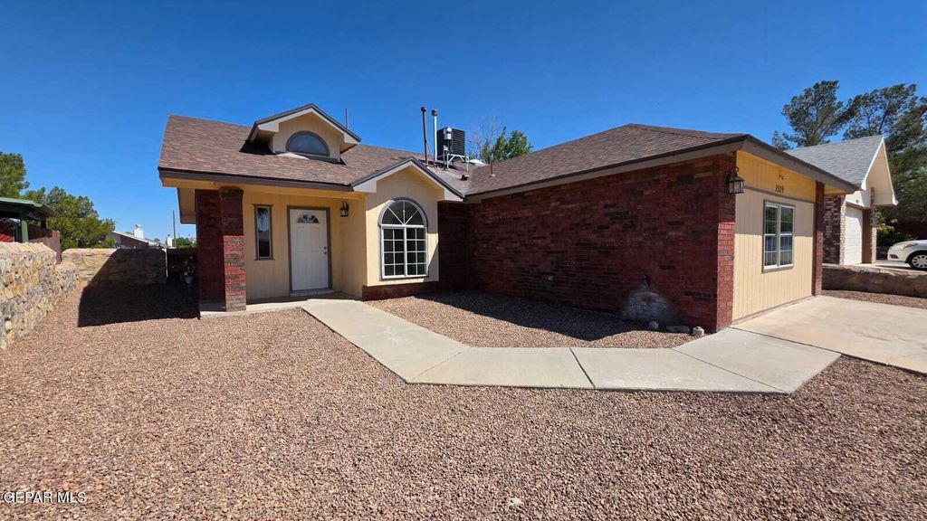 1529 PLAZA VERDE Drive, El Paso, TX 79912