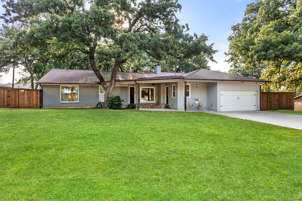 149 Redwood Drive, Highland Village, TX 75077