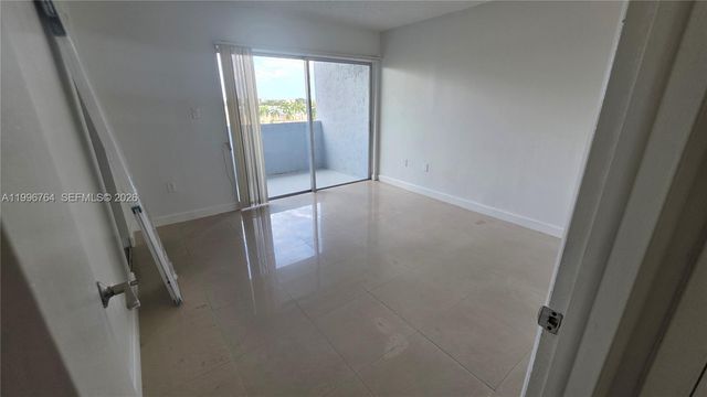9375 Fontainebleau Blvd L420, Miami, FL 33172