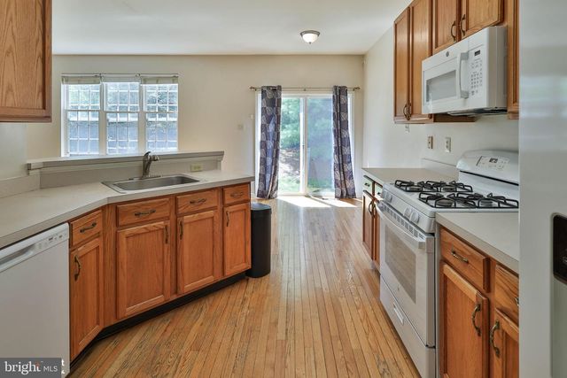 8145 CROSS CREEK CIR, Breinigsville, PA 18031