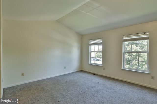 8145 CROSS CREEK CIR, Breinigsville, PA 18031