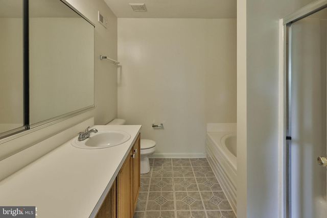 8145 CROSS CREEK CIR, Breinigsville, PA 18031