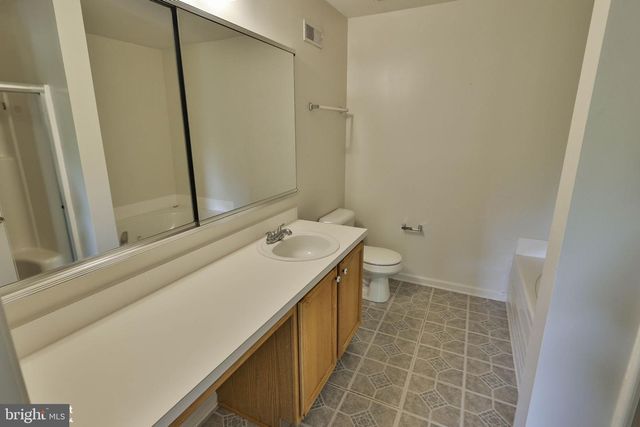 8145 CROSS CREEK CIR, Breinigsville, PA 18031