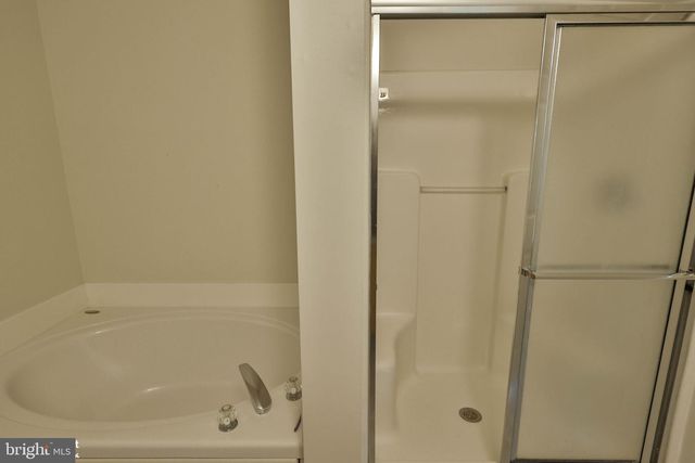 8145 CROSS CREEK CIR, Breinigsville, PA 18031