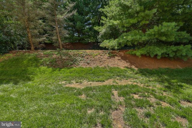 8145 CROSS CREEK CIR, Breinigsville, PA 18031