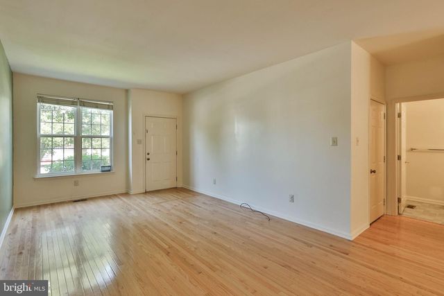 8145 CROSS CREEK CIR, Breinigsville, PA 18031
