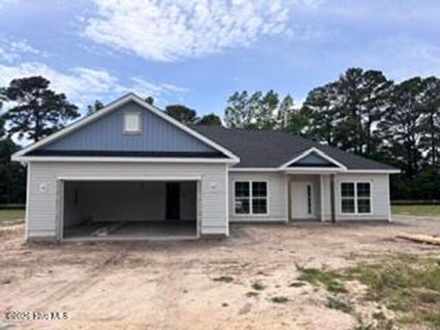 300 Eastwood Drive, Wallace, NC 28466