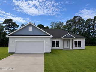 300 Eastwood Drive, Wallace, NC 28466