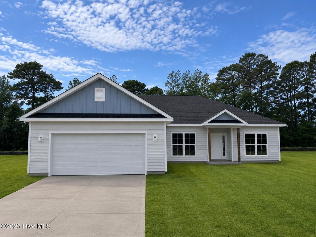 300 Eastwood Drive, Wallace, NC 28466