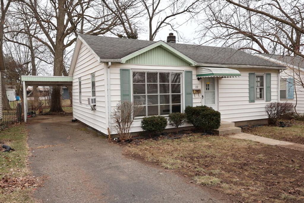 22 Pioneer Avenue, Sturgis, MI 49091