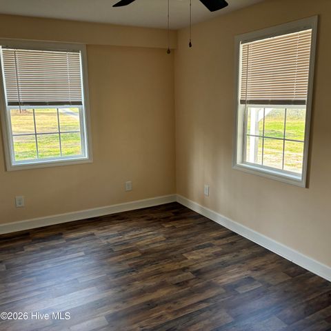 376 Governors Road SE, Winnabow, NC 28479