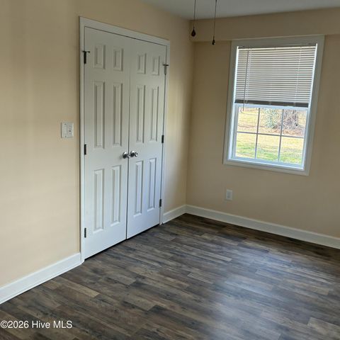 376 Governors Road SE, Winnabow, NC 28479