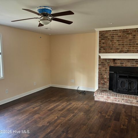 376 Governors Road SE, Winnabow, NC 28479