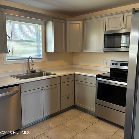 376 Governors Road SE, Winnabow, NC 28479