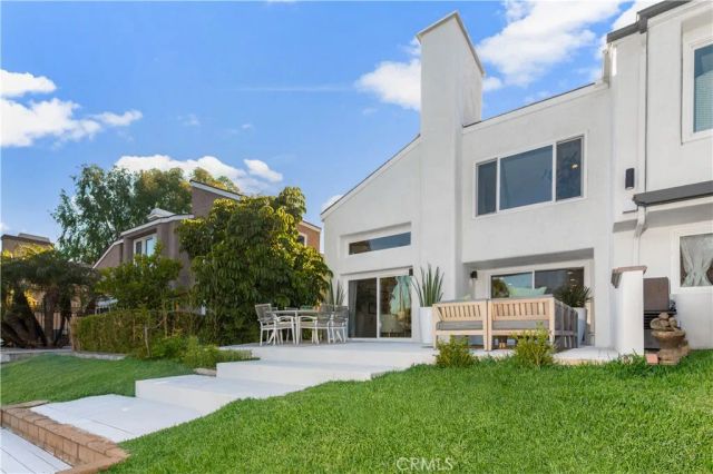 22526 Lake Forest Lane, Lake Forest, CA 92630