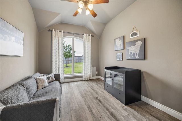 9242 Holloway Cliff Lane, Cypress, TX 77433