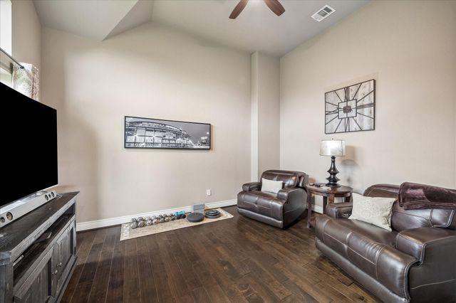 9242 Holloway Cliff Lane, Cypress, TX 77433