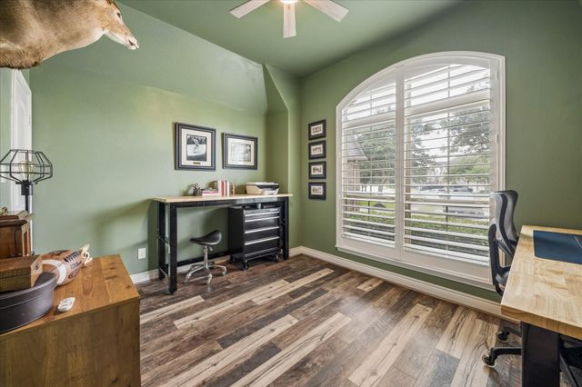 9242 Holloway Cliff Lane, Cypress, TX 77433