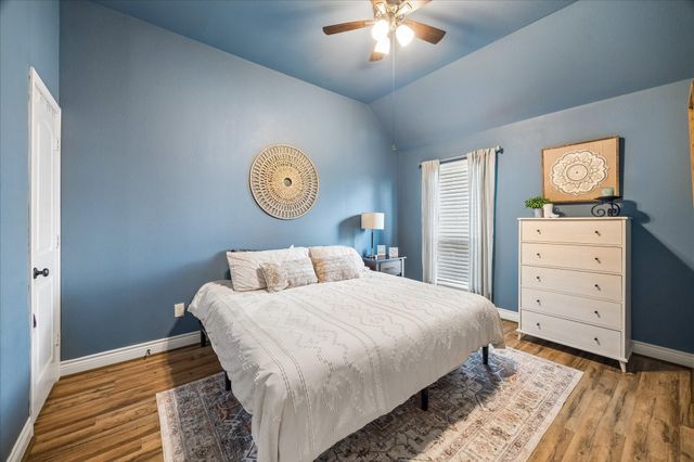 9242 Holloway Cliff Lane, Cypress, TX 77433