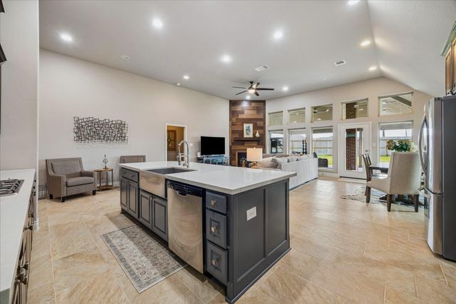 9242 Holloway Cliff Lane, Cypress, TX 77433