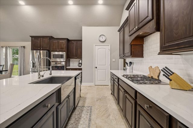 9242 Holloway Cliff Lane, Cypress, TX 77433