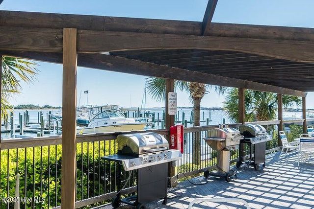 100 Olde Towne Yacht Club Road Unit 512, Beaufort, NC 28516