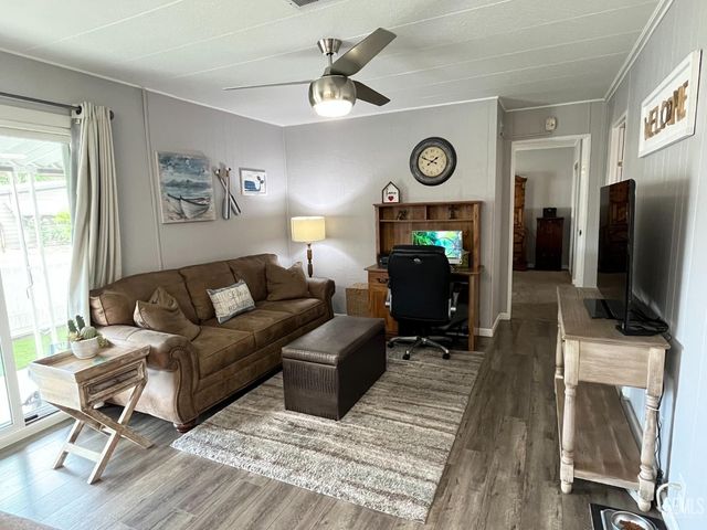 400 E Roberts Lane 104, Bakersfield, CA 93308