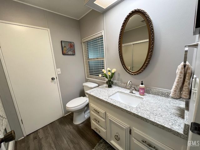 400 E Roberts Lane 104, Bakersfield, CA 93308
