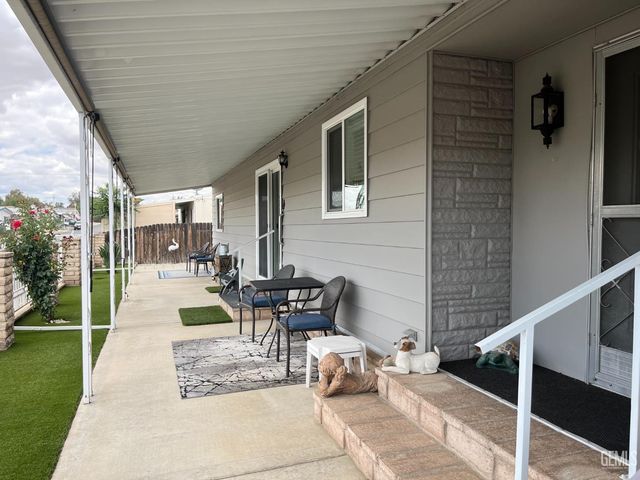 400 E Roberts Lane 104, Bakersfield, CA 93308