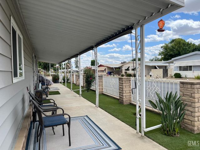 400 E Roberts Lane 104, Bakersfield, CA 93308