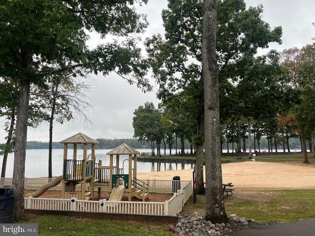 101 MONTICELLO CIR, Locust Grove, VA 22508